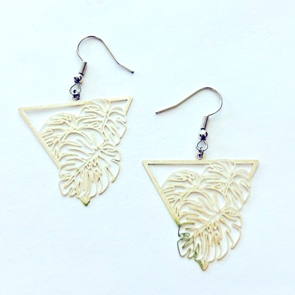 90s Style Monstera Deliciosa Leaf Filigree Earrings, Unworn, NWT